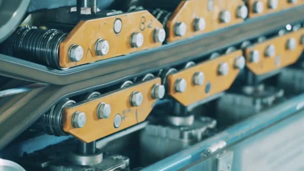 Αυτοματοποιημένη μόνωση καλωδίων παραγωγής μηχανών σε εργοστάσιο — Αρχείο Βίντεο