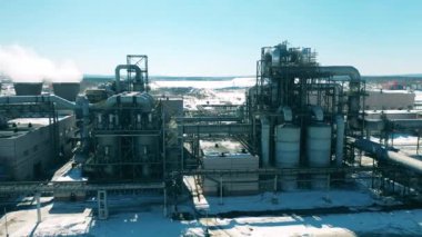 Dışarıdan çekilen bir metalürji fabrikası yapımı.