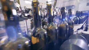 Şarap şişeleme hattını kapatın.