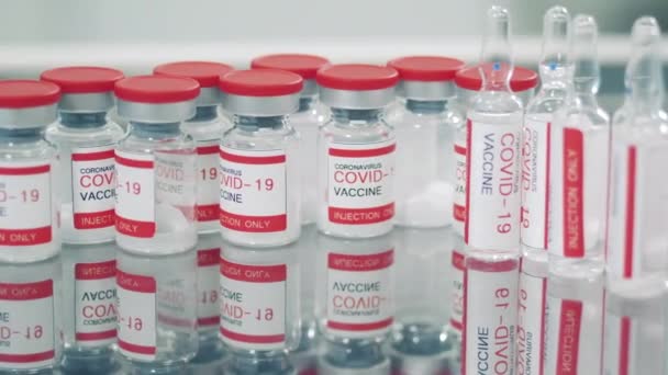 Ampoules vaccinales multiples destinées à l'injection — Video