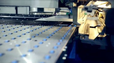 Metal bükme Makinası modern endüstriyel fabrika.