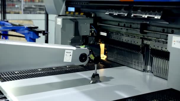 Metal bending machine on a modern industrial factory. — Stock Video