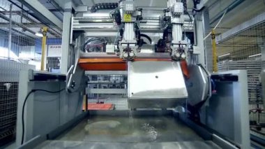 Lazer. Plazma robot kaynak makinesi metal ile çalışır.