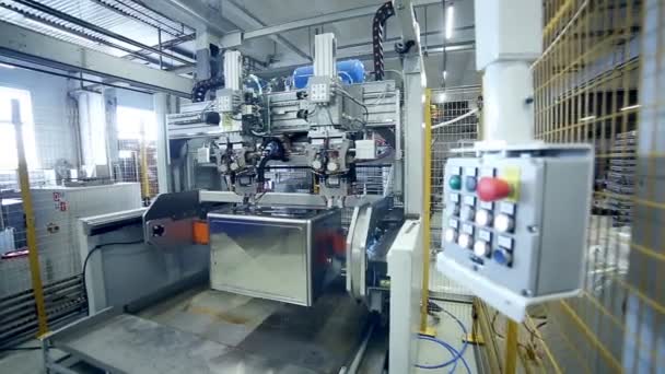 Laser. plasma robotic svetsning maskin arbetar med metall. — Stockvideo