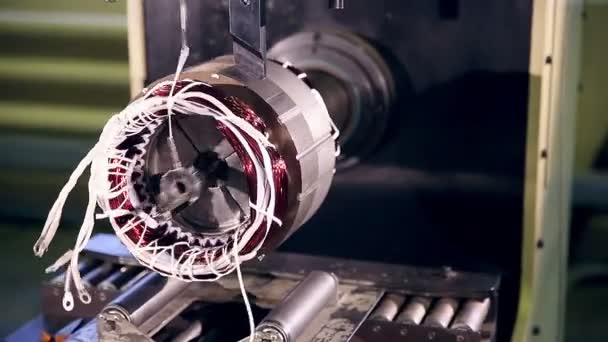 Usine de production de moteurs. Processus de production de moteurs électriques . — Video