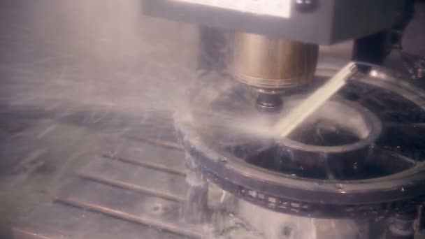 Automatické vrtání CNC stroj. — Stock video