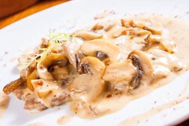 Mantarlı Dana madalyon