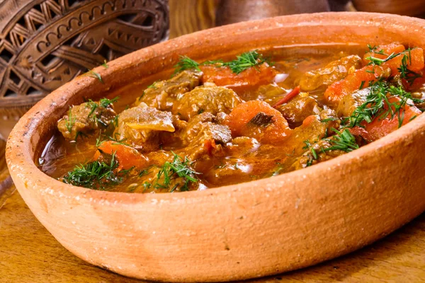 Chashushuli - sebzeli baharatlı et güveç