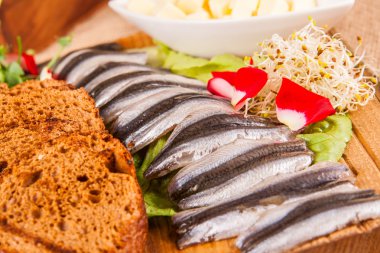 Hazar çaça kızarmış çavdar ekmeği ile