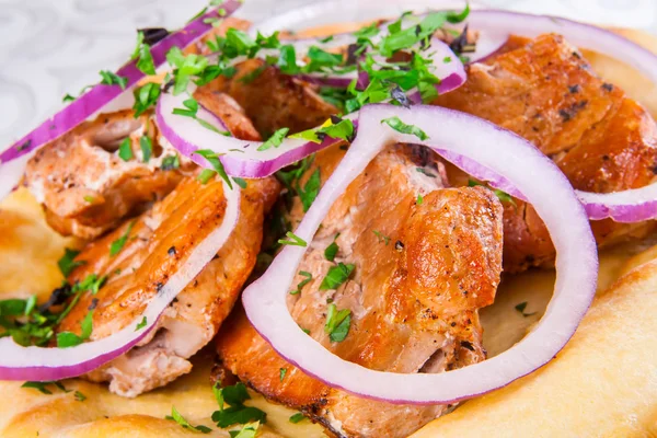 Carne grelhada No pão pita — Fotografia de Stock