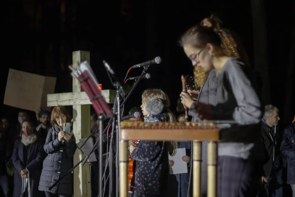 MINSK, BELARUS - OUTUBRO 29, 2020: Realização de pessoas bielorrussas famosas na noite comemorativa Noite dos Poetas de Tiro — Fotografia de Stock