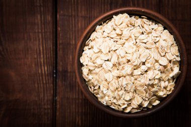 Yiyecekler. Masada yulaf ezmesi