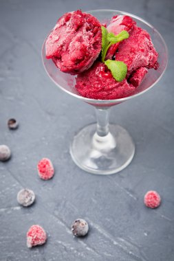 Berry dondurma. seçici odak, üstten görünüm. 