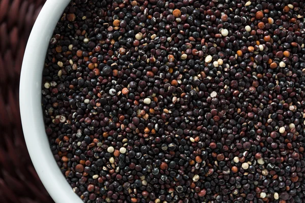 Del av okokt gluten fri svart Quinoa (detaljerad närbild — Stockfoto