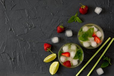 yaz kokteyl limon ve nane ile yenileme.