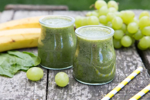 Zdrowy detox zielony smoothie — Zdjęcie stockowe
