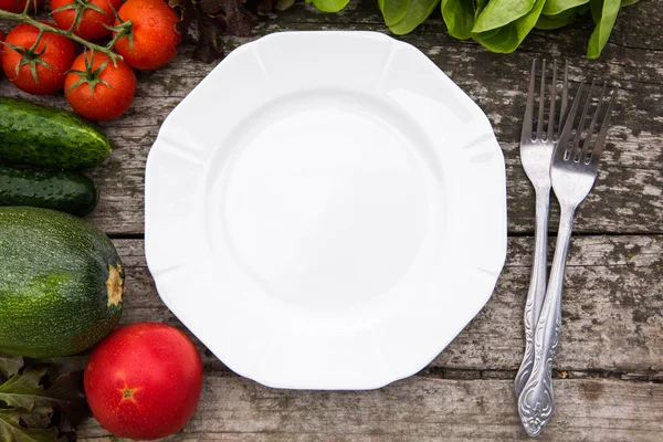 Lezzetli vejetaryen ve diyet yemek için taze sebze — Stok fotoğraf