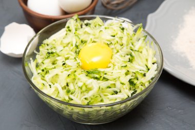 Kabak krep - kabak, yumurta ve un için malzemeler