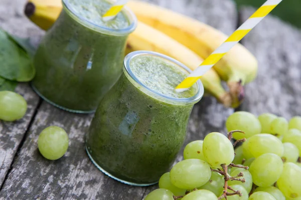 Healthy detox green smoothie — Stock Photo, Image