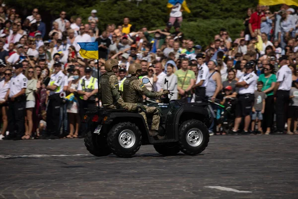 Agosto 2021 Kiev Ucrania Desfile Honor Del Aniversario Proclamación Independencia —  Fotos de Stock