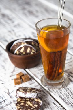 tatlı kurabiye, çikolata, kahve çay ile