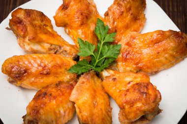 Baharatlı Fırında tavuk maydanoz ile
