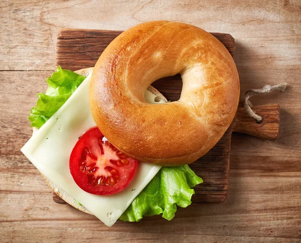 Fresh bagel sandwich — Stock Photo, Image