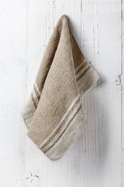 Banyo duvara asılı temiz ve yumuşak havlu