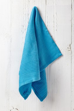 Banyo duvara asılı temiz ve yumuşak havlu
