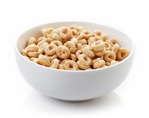 Bütün tahıl Cheerios tahıl üzerinde beyaz izole kase