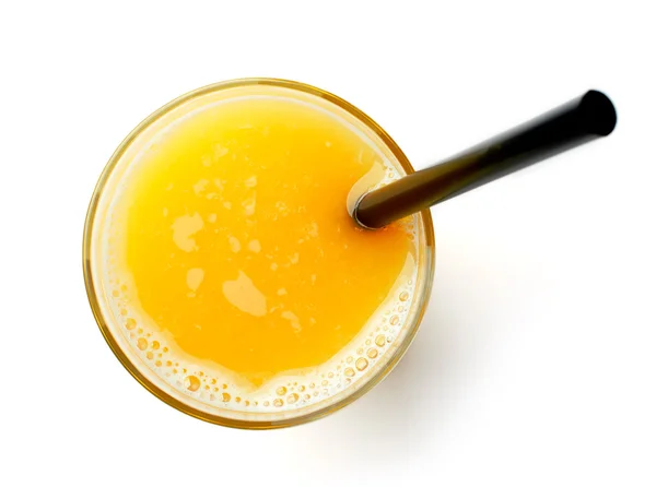 上から白、分離された新鮮なオレンジ ジュースのガラス — ストック写真