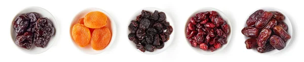 Φιάλη Αποξηραμένων Βερίκοκων Cranberries Χουρμάδες Δαμάσκηνα Και Σταφίδες Που Απομονώνονται — Φωτογραφία Αρχείου