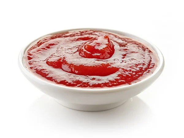 Ketchup vagy paradicsom mártás, fehér háttér — Stock Fotó