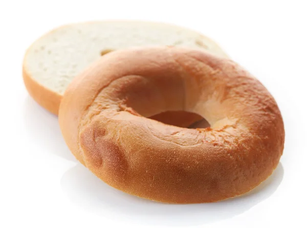 Friss bagel fehér háttér — Stock Fotó