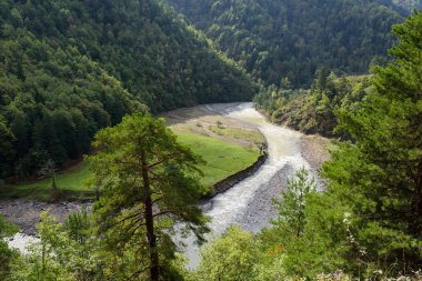 Nehir ve vadiler Gürcistan