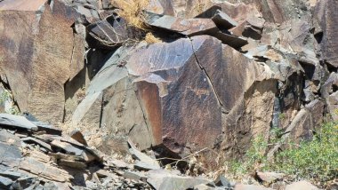 Petroglifli taşlar. Taş arkaplan dokusu.