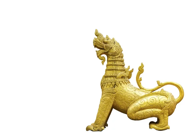Beyaz arka plan üzerinde eski altın singha heykeli.
