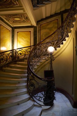 Eliseev kardeşler evde bir döner merdiven