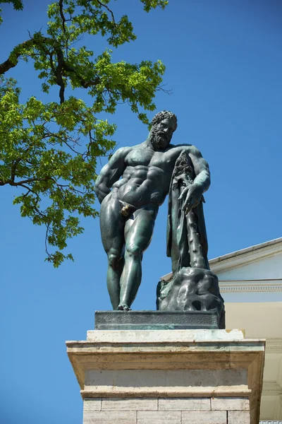 Estátua de escultura de Hercules Catherine Park São Petersburgo — Fotografia de Stock