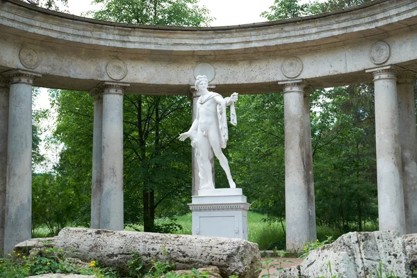 Apollo colonnade Pavlovsk, St. Petersburg içinde