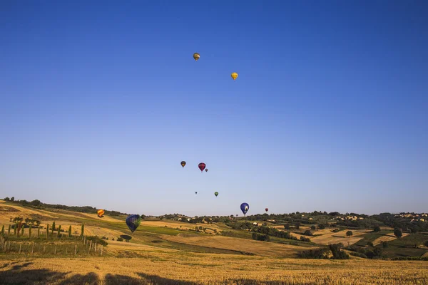 Konkurrens av ballonger i Italien — Stockfoto