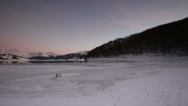 Lago Campotosto en Abruzos en Italia — Vídeos de Stock