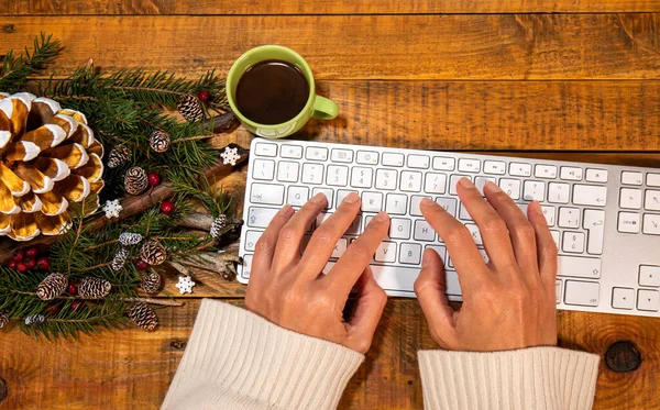 Toque Navideño Escritorio Inteligente Incluso Escritorio Computadora Puede Obtener Cambio — Foto de Stock