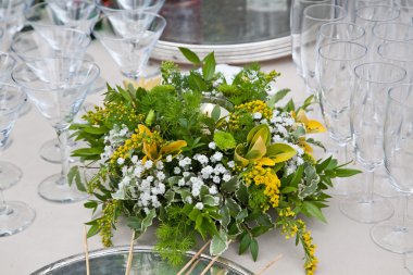 Düğün için çiçek düzenlemeleri