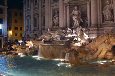 Roma 'daki Trevi Çeşmesi