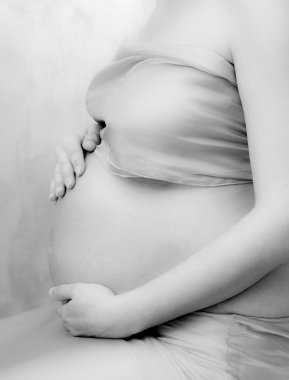 Hamile kadının karnında