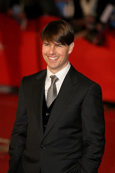 Tom Cruise kırmızı halı üzerinde