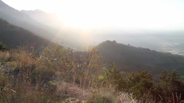 Východ slunce na horách v Itálii — Stock video