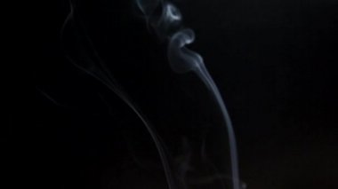 Saf siyah arka plan üzerine buhar veya duman Vfx öğesi