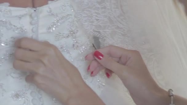 Manhã em um vestido de noiva branco — Vídeo de Stock